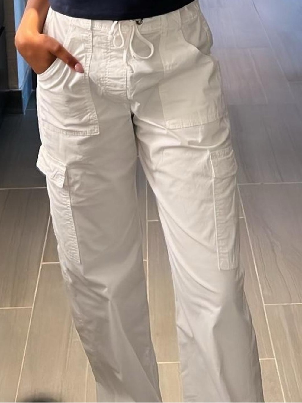 Hollister White High Rise Dad Cargo Pants w/ Adjustable Waistband
